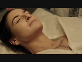 Пластиковое море / Mar de plástico / S02E01 из 13 / на русском